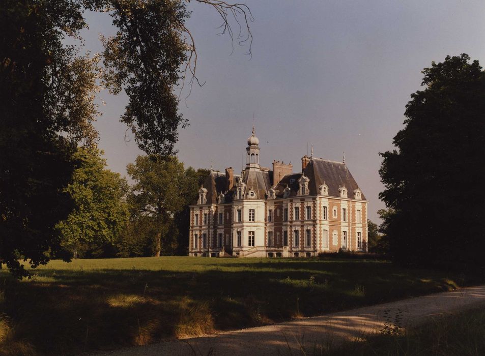 Château du Muguet : Ensemble nord-ouest, vue générale