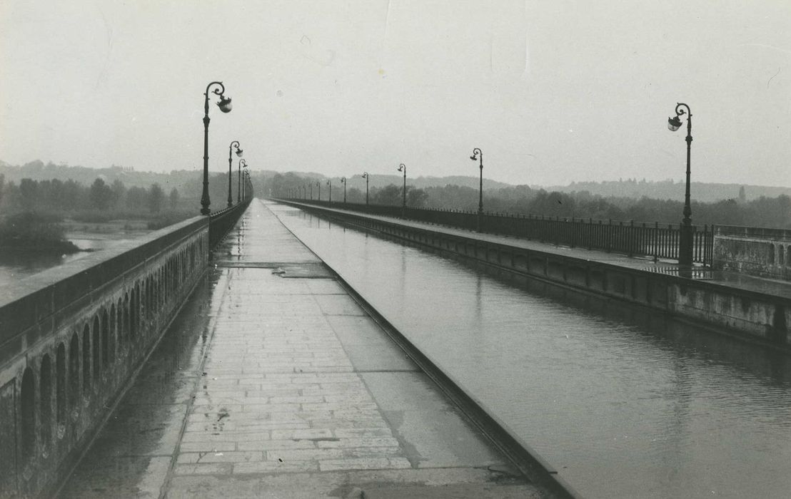 Pont-canal sur la Loire (également sur commune de Saint-Firmin-sur-Loire) : Vue générale