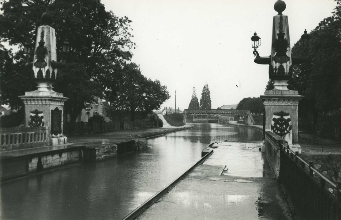 Pont-canal sur la Loire (également sur commune de Saint-Firmin-sur-Loire) : Vue générale