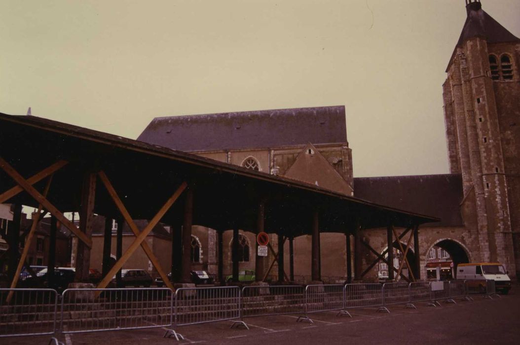 Ancien hangar à bateaux, dit Halle Saint-Pierre : Vue générale