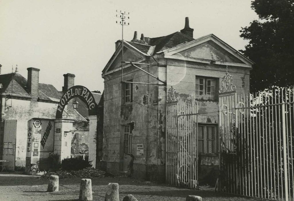 Château : Pavillon d’entrée nord-est, vue générale