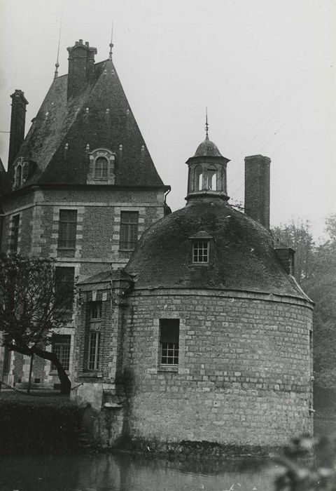 Château de la Motte : Pavillon sud, vue générale