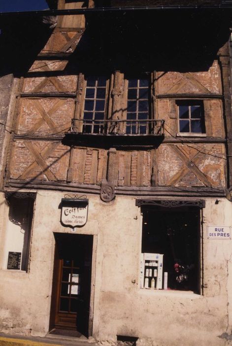 Maison à pans de bois : Façade sur rue, vue générale