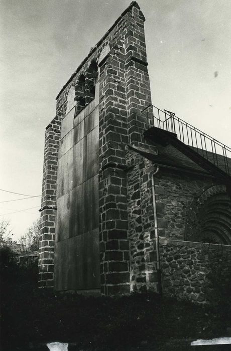 Eglise Saint-Jean-Baptiste : Façade occidentale, vue générale