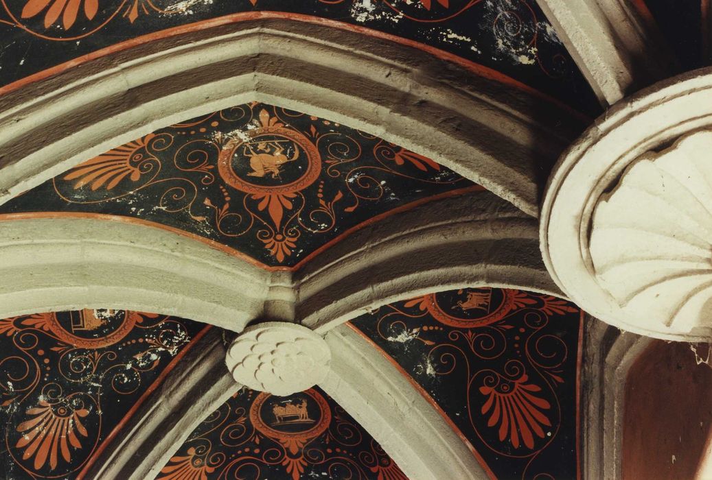 Château de Caillac : Escalier d’honneur, repos intermédiaire, peintures monumentales, vue partielle