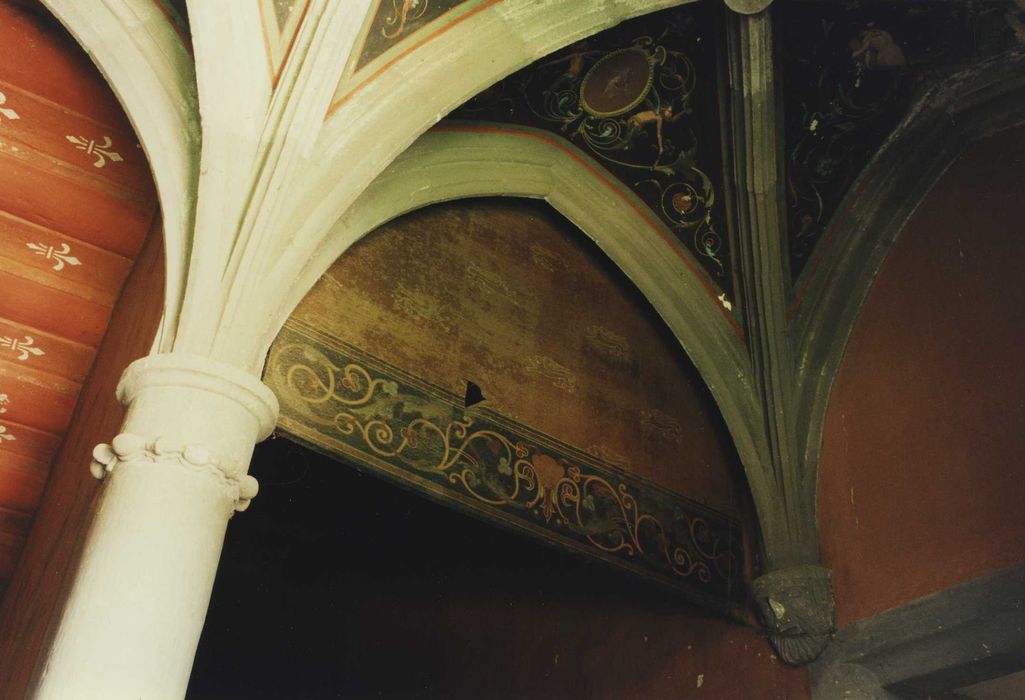 Château de Caillac : Escalier d’honneur, pallier du 1er étage, peintures monumentales, détail