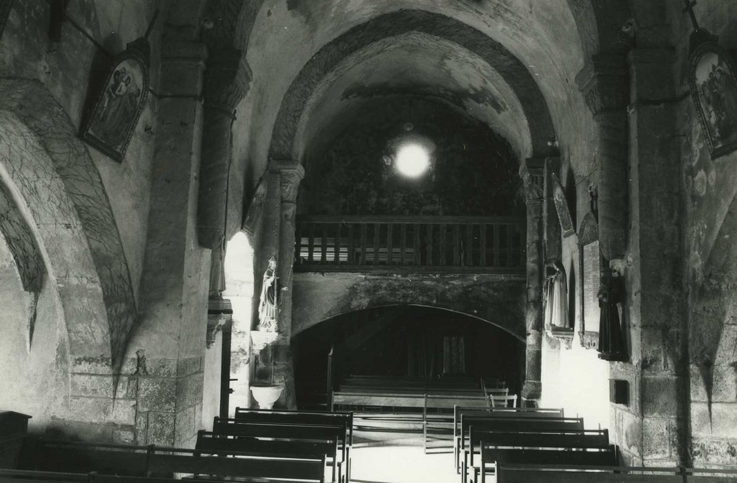 Eglise Saint-Caprais : Nef, vue générale