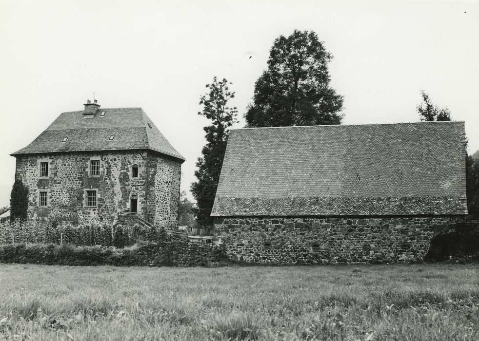 Château de Lasalle : Ensemble sud-ouest, vue générale