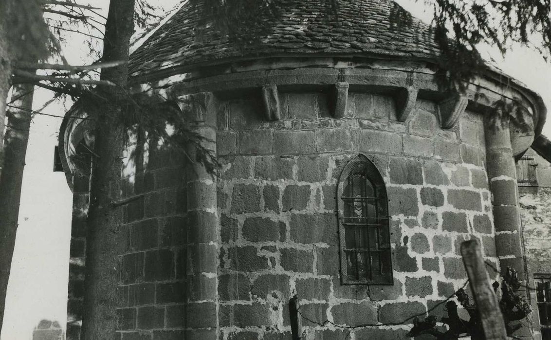 Eglise Saint-Laurent : Chevet, vue partielle