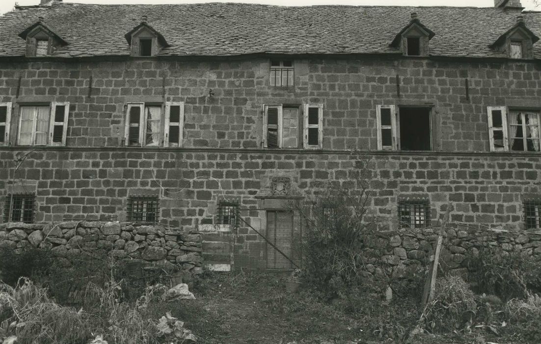 Maison de Chaylus : Façade sud-ouest, vue partielle