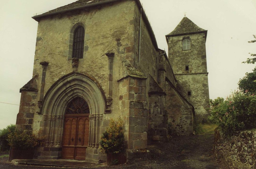 Eglise Saint-Pierre : Ensemble nord-est, vue générale