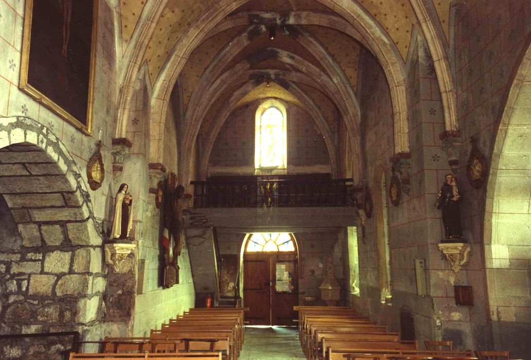 Eglise Saint-Pierre : Nef, vue générale