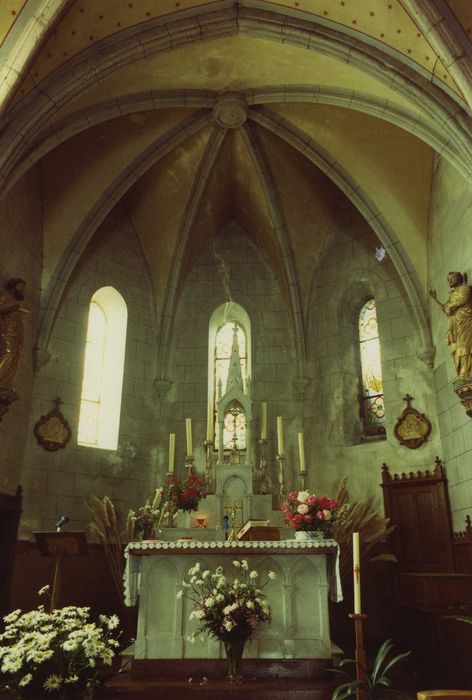 Eglise Saint-Pierre : Choeur, vue générale