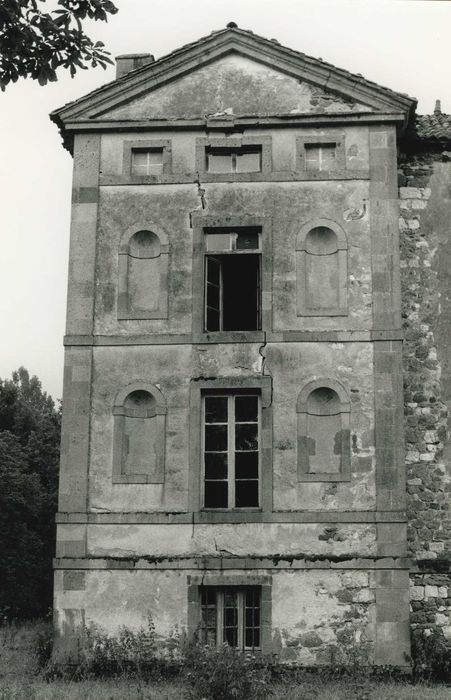 Château du Doux : Façade nord, vue partielle