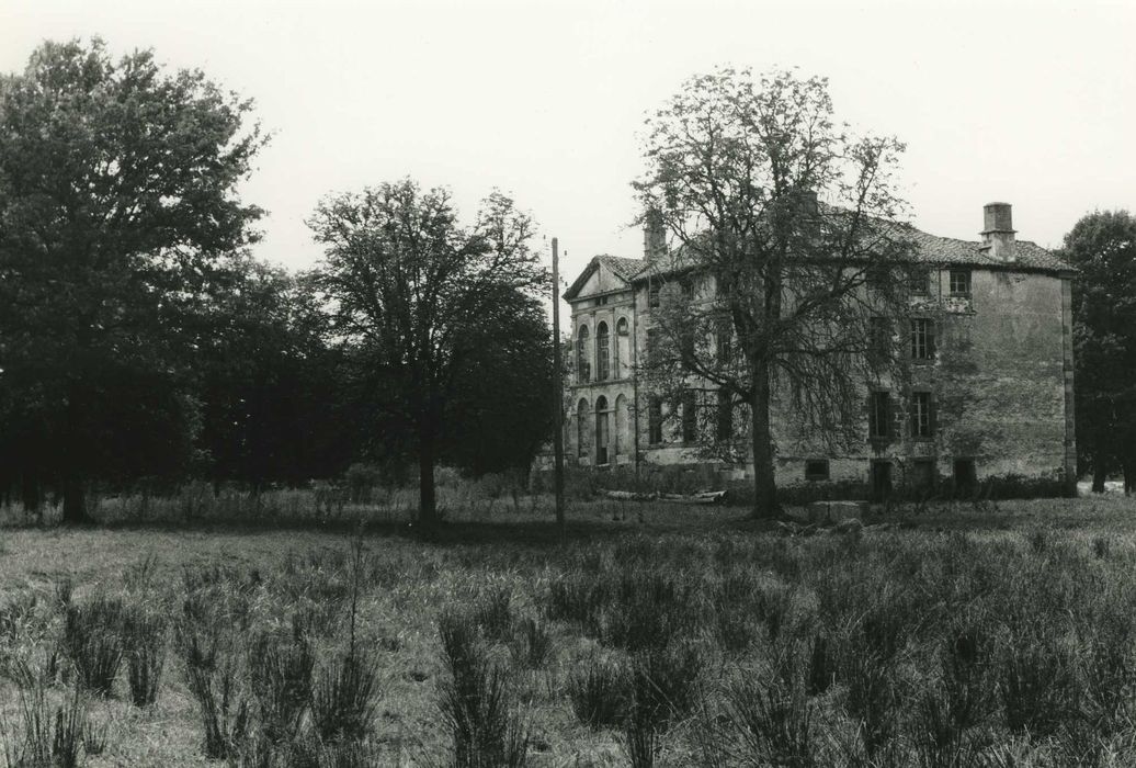 Château du Doux : Ensemble sud-est, vue générale