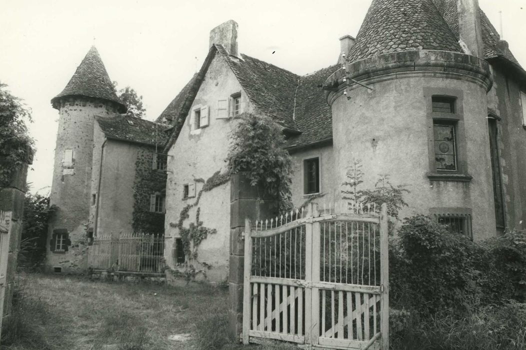 Château de la Martinie : Ensemble est, vue générale