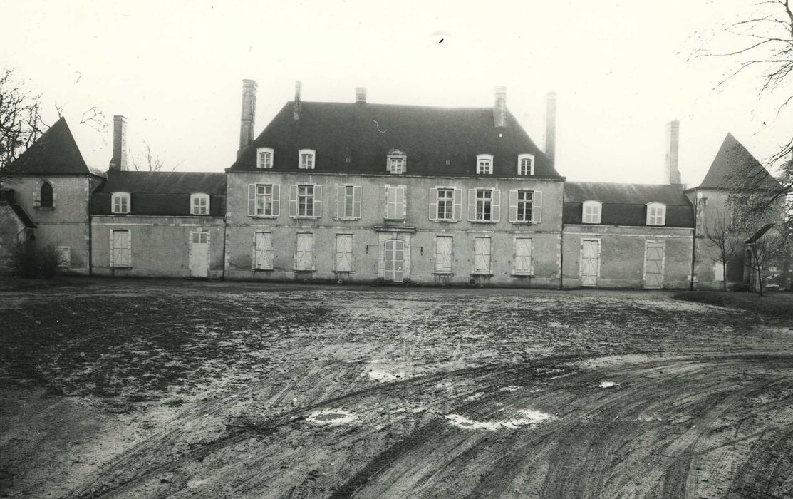 Château de Denainvilliers : Ensemble nord-ouest, vuegénérale