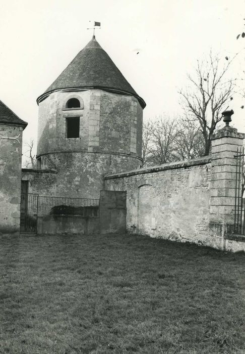 Château de Denainvilliers : Moulin, vue générale