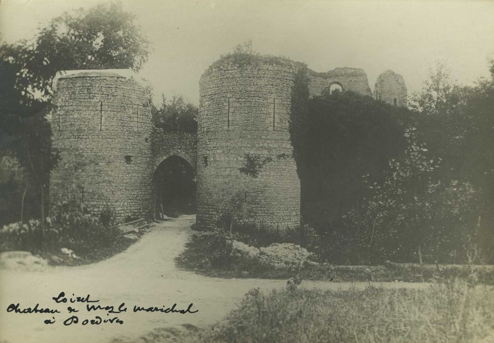 Château de Mez-le-Maréchal : Porterie, élévation nord, vue générale