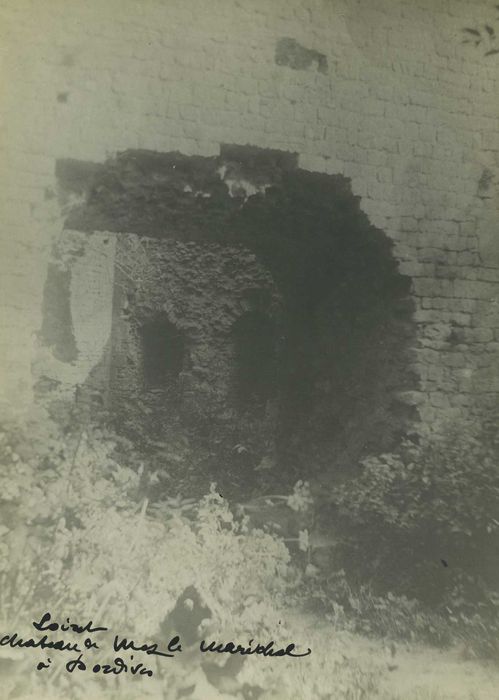 Château de Mez-le-Maréchal : Donjon, vue partielle des ruines