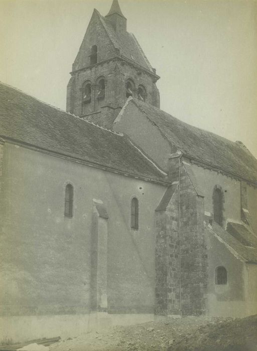 Eglise Saint-Félix de Guignonville : Façade latérale sud, vue partielle