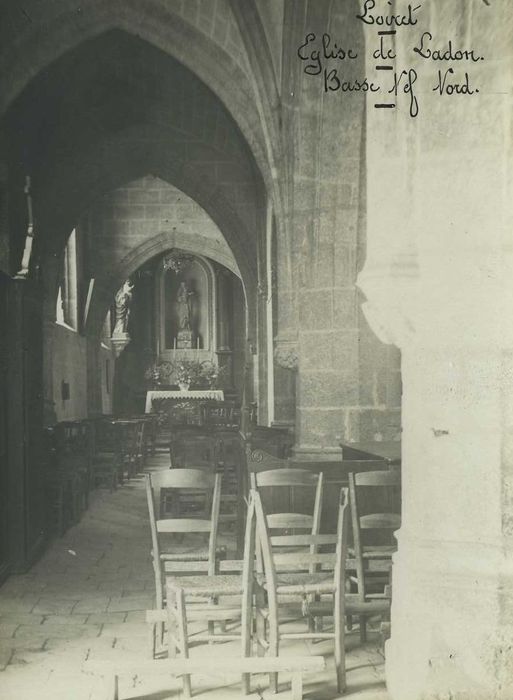 Eglise Saint-Hilaire : Collatéral nord, vue générale