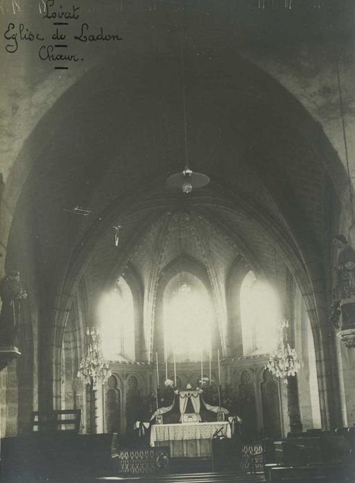 Eglise Saint-Hilaire : Choeur, vue générale