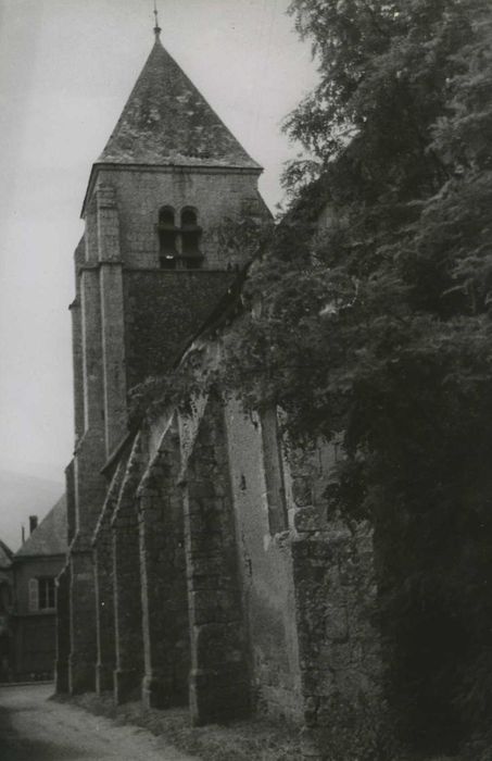 Eglise Notre-Dame : Façade latérale sud, vue partielle