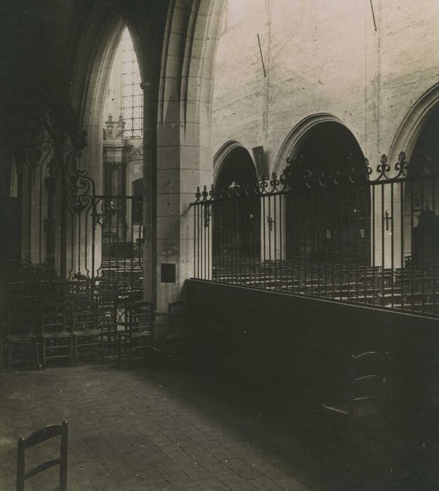 Eglise Saint-Pierre du Martroi : Nef, vue partielle