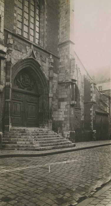 Eglise Saint-Pierre du Martroi : Portail occidentale, vue générale