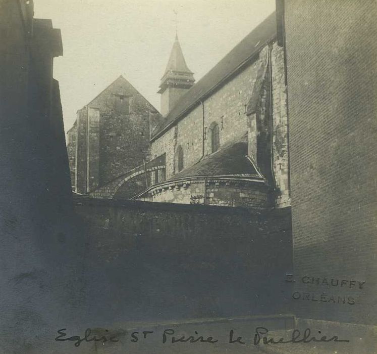 Eglise Saint-Pierre-le-Puellier : Façade latérale sud, vue partielle