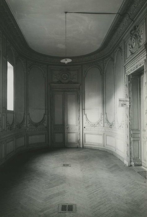 Ancien évêché, puis bibliothèque municipale, actuellement annexe de la médiathèque : Vestibule, vue générale