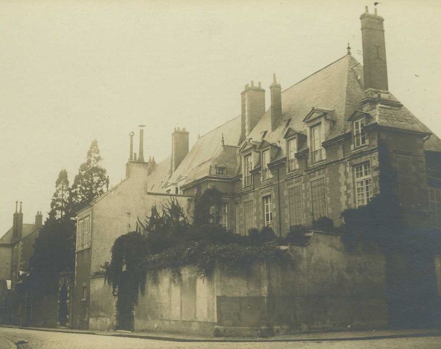 Maison : Façade sur rue, vue générale