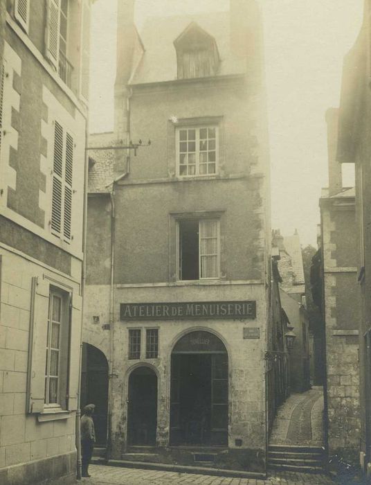 Maison : Façade sur rue, vue générale