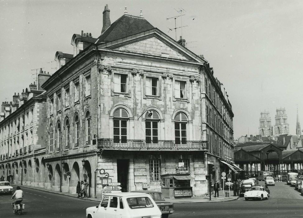 Maison : Façades sur rues, vue générale