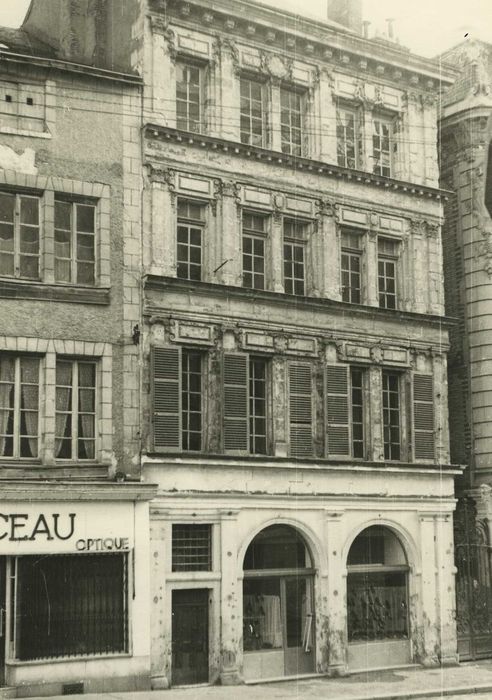 Maison de Du Cerceau : Façade sur rue, vue générale