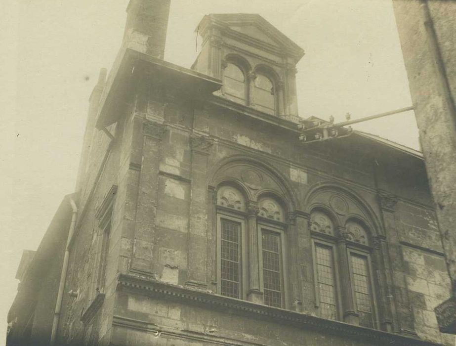 Maison dite du Coin Saint-Pierre : Façade sur rue, vue partielle