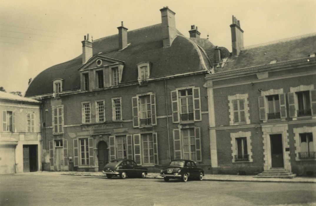 Château de l'Ardoise : Façade ouest, vue générale