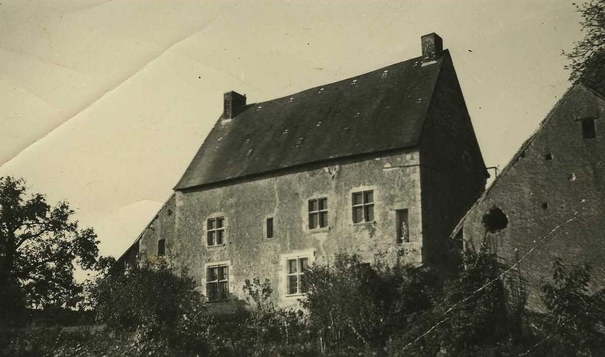 Prieuré : Façade nord-est, vue générale