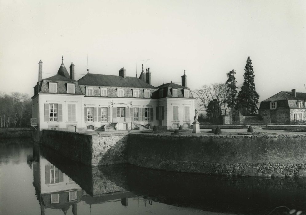 Château de la Mothe : Ensemble nord-est, vue générale