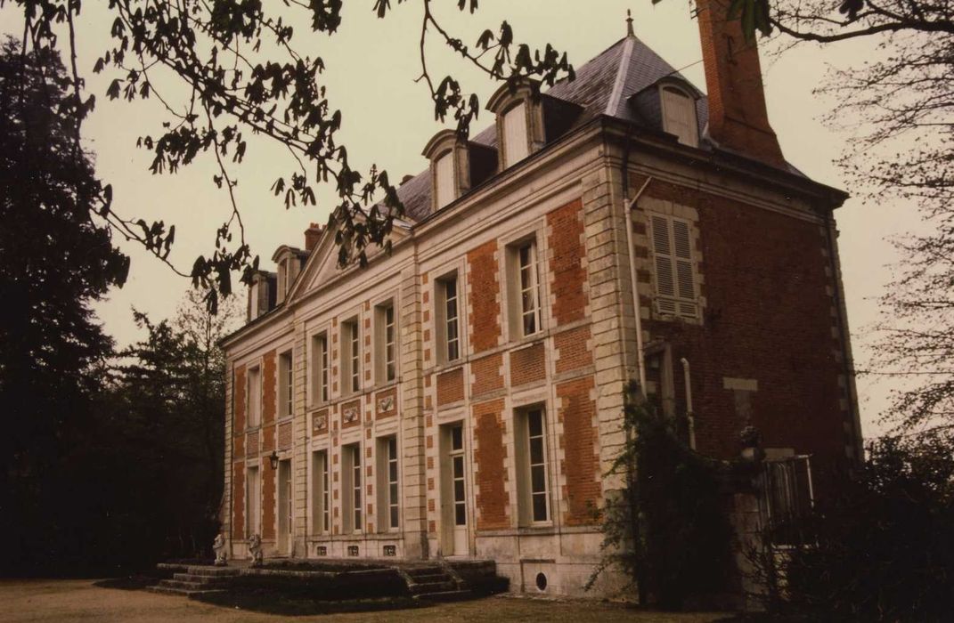 Domaine de La Porte (également sur commune de Saint-Cyr-en-Val)