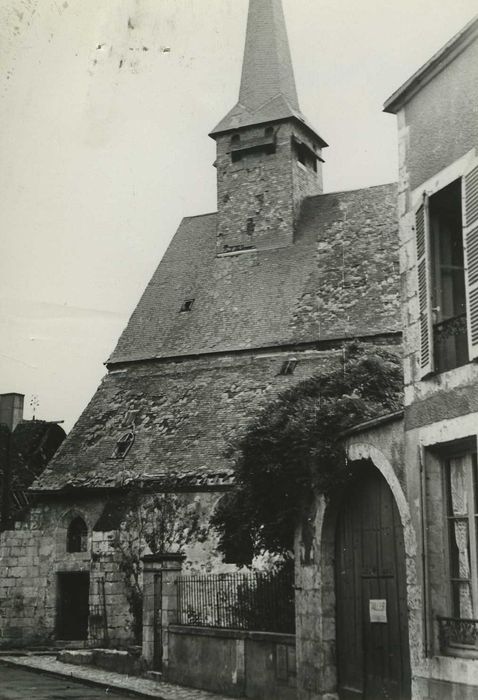 Eglise Saint-Ythier : Façade latérale sud, vue partielle