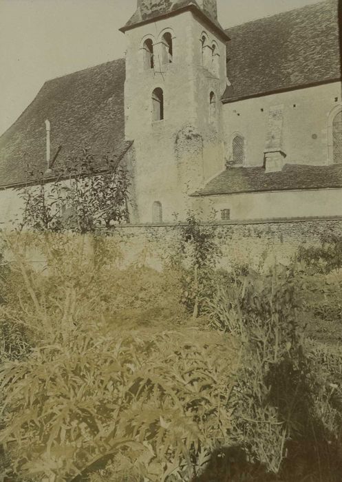 Eglise Saint-Martin : Façade latérale sud, vue partielle