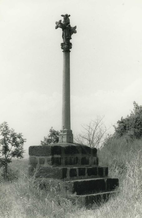 Croix en pierre : Vue générale