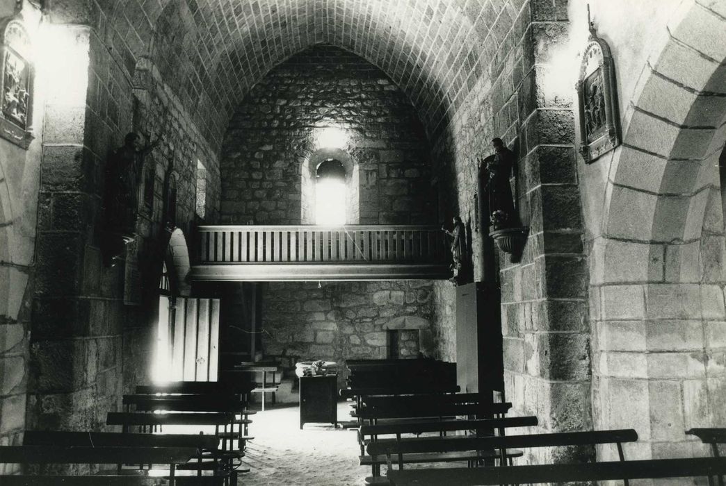 Eglise Saint-Victor : Nef, vue générale