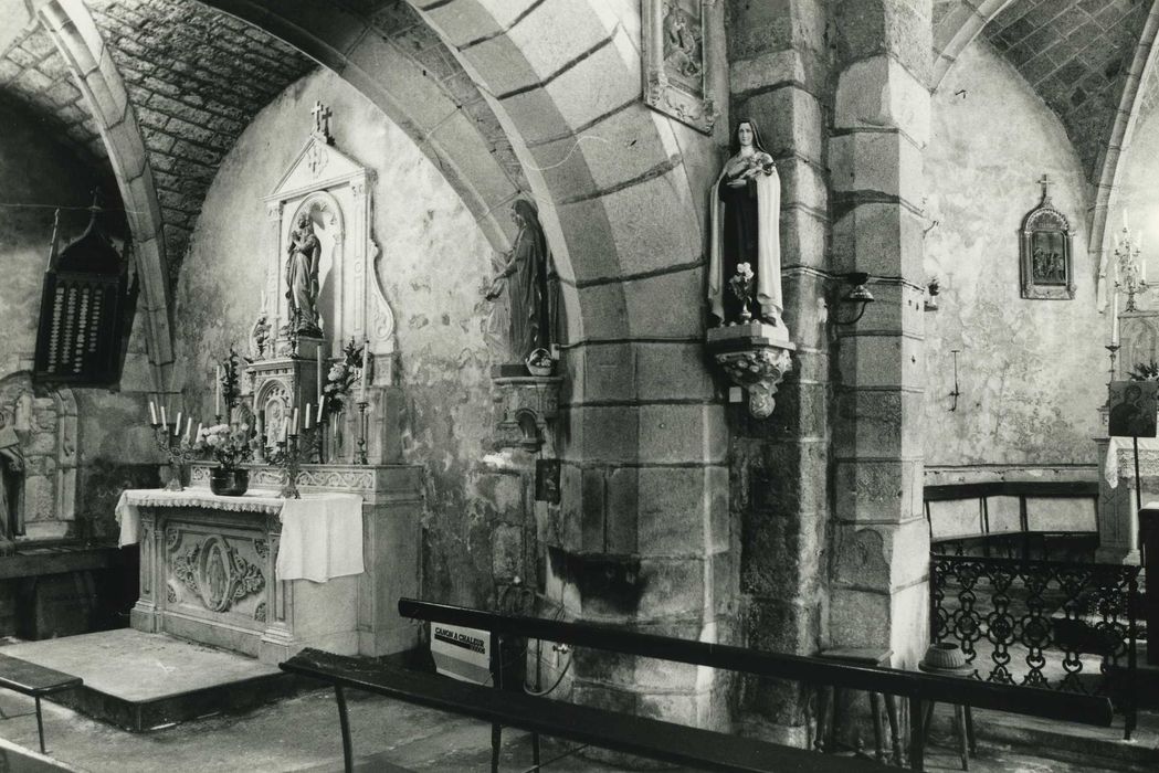 Eglise Saint-Victor : Chapelle latérale nord, vue partielle