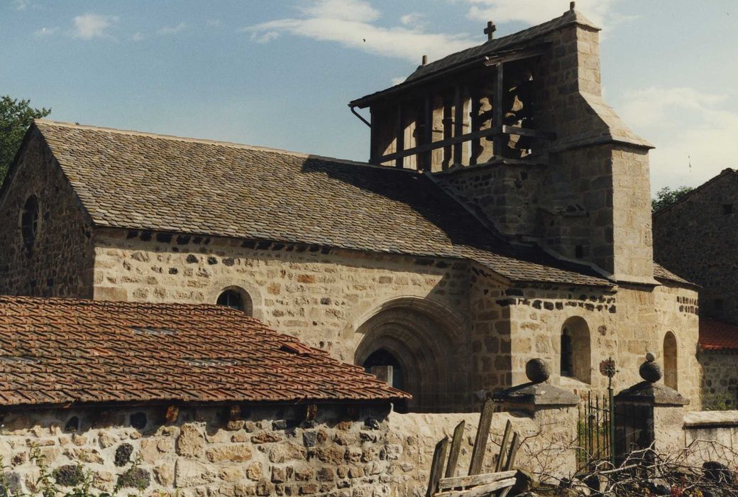 Eglise Saint-Bruno : Façade latérale sud, vue générale