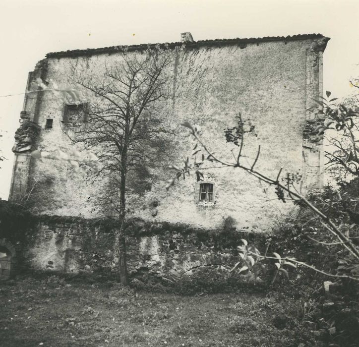 Château de Mercoeur : Maison du XVIIIe siècle, façade ouest, vue générale