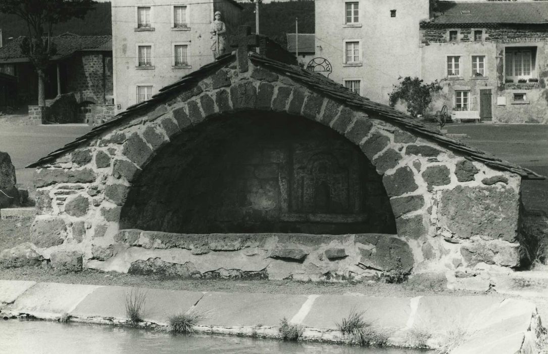 Oratoire Sainte-Anne : Fontaine, vue générale