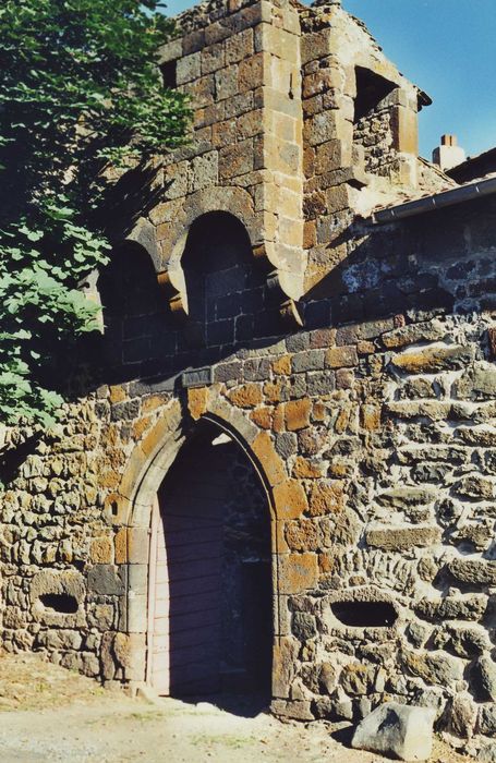 Château de Séneujols : Portail d’accès sud, vue générale